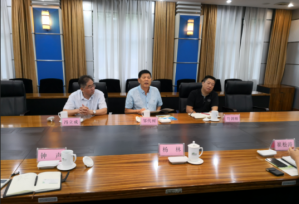 公司董事長在淮南礦業(yè)考察交流</a>